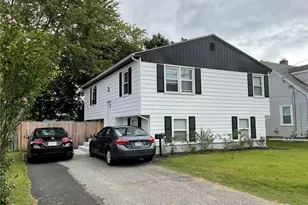 16 Arrow Ave, Warwick, RI 02886 - Photo 2