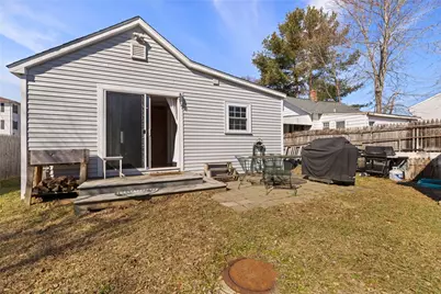 444 Pequot Avenue, Warwick, RI 02889 - Photo 24