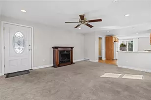 444 Pequot Ave, Warwick, RI 02889 - Photo 2