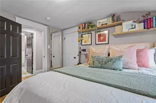 86 Rochambeau Ave, Providence, RI 02906 - Photo 24