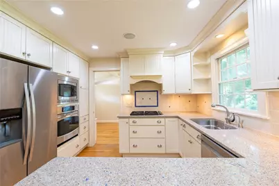 48 Pleasant Street, Portsmouth, RI 02871 - Photo 18