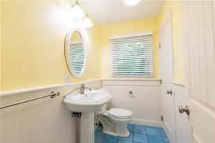48 Pleasant St, Portsmouth, RI 02871 - Photo 20