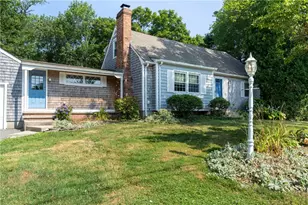 48 Pleasant St, Portsmouth, RI 02871 - Photo 4