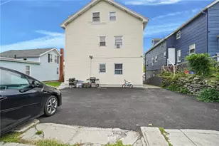 54 Jefferson Ave, Pawtucket, RI 02860 - Photo 2