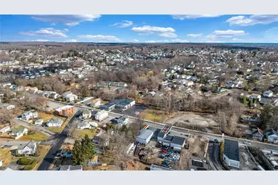 1244 Douglas Avenue, North Providence, RI 02904 - Photo 32