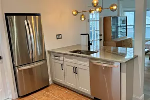 571 Winter St, Woonsocket, RI 02895 - Photo 8
