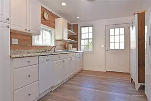 109 Conanicus Rd, Narragansett, RI 02882 - Photo 6