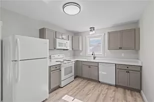 28 Island Ave, East Providence, RI 02916 - Photo 6