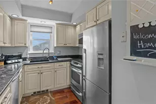 492 Thames St, Newport, RI 02840 - Photo 12