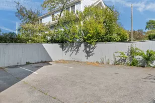 492 Thames St, Newport, RI 02840 - Photo 26