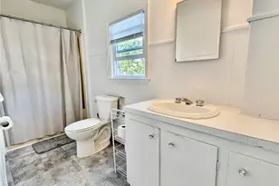 18 Bedlow Ave, Newport, RI 02840 - Photo 10