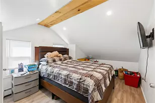 196 Simmonsville Ave, Johnston, RI 02919 - Photo 24