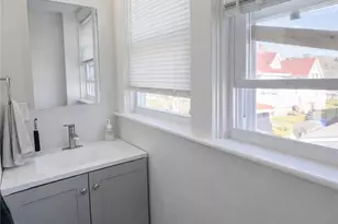 299 State St, Bristol, RI 02809 - Photo 14