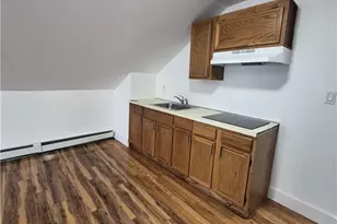 26 Farm St, Woonsocket, RI 02895 - Photo 4