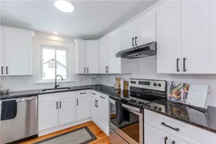 8 Lenox Ave, West Warwick, RI 02893 - Photo 16