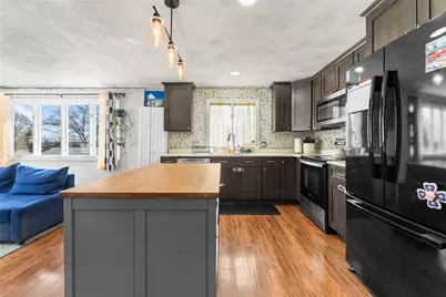 465 Buchanan Street, Pawtucket, RI 02860 - Photo 6