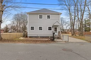 52 Blake St, Warwick, RI 02889 - Photo 2