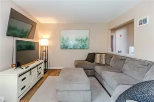 11 Village Ct, West Warwick, RI 02893 - Photo 4