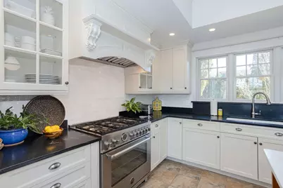 8 Key Court, Newport, RI 02840 - Photo 10