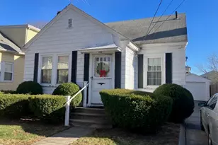 31 Rowan St, Providence, RI 02908 - Photo 1