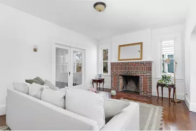 38 Trinity Parkway, Providence, RI 02908 - Photo 12