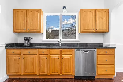 38 Trinity Parkway, Providence, RI 02908 - Photo 8