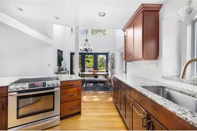 581 Middle Road, Portsmouth, RI 02871 - Photo 2