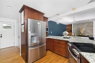 581 Middle Rd, Portsmouth, RI 02871 - Photo 6