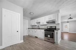 92 Spring St, Lincoln, RI 02838 - Photo 4