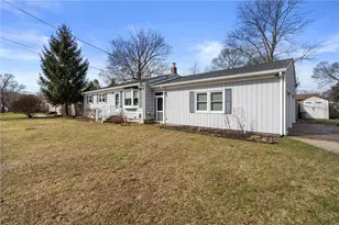 109 Hawksley Ave, Warwick, RI 02889 - Photo 2