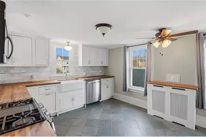 493 Turnpike Avenue, Portsmouth, RI 02871 - Photo 1