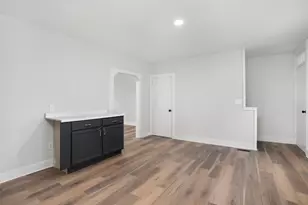 49 Oak St, Cranston, RI 02910 - Photo 8