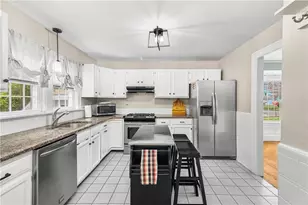 46 N Country Club Dr, Warwick, RI 02888 - Photo 8