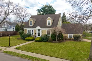 46 N Country Club Dr, Warwick, RI 02888 - Photo 4