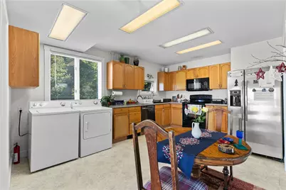 1042 Anthony Road, Portsmouth, RI 02871 - Photo 4