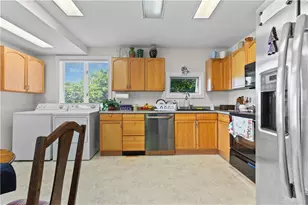 1042 Anthony Rd, Portsmouth, RI 02871 - Photo 16