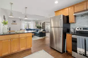 70 Carroll Ave, Newport, RI 02840 - Photo 8