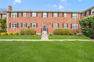 70 Carroll Ave, Newport, RI 02840 - Photo 24