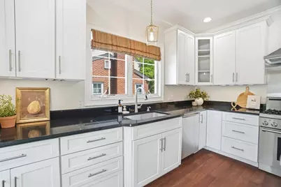 32 Mount Avenue, Providence, RI 02906 - Photo 12