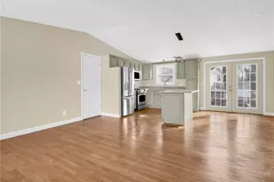 20 Killey Ave, Warwick, RI 02889 - Photo 4