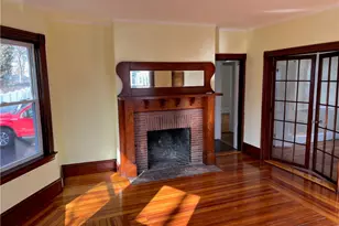121 Rutherglen Ave, Providence, RI 02907 - Photo 6