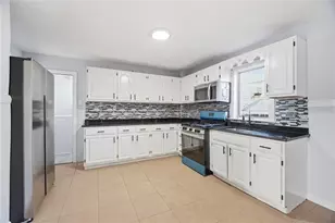 378 Juniper St, East Providence, RI 02914 - Photo 2