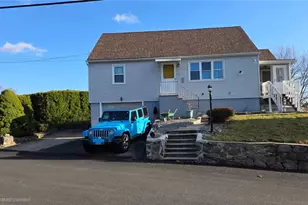 4 Heritage Cir, Johnston, RI 02919 - Photo 1