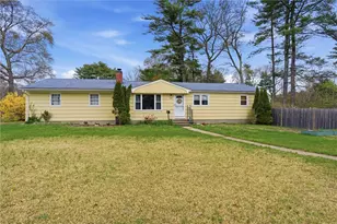 220 Heritage Rd, North Kingstown, RI 02852 - Photo 2