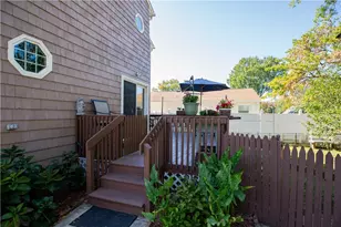 21 Madison St, Warwick, RI 02888 - Photo 4