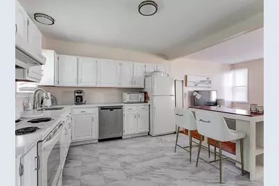 27 Thames Street, Newport, RI 02840 - Photo 4