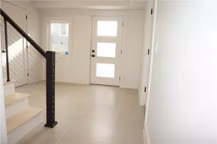 152 Colonial Rd, Providence, RI 02906 - Photo 8