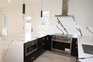 152 Colonial Rd, Providence, RI 02906 - Photo 16