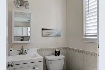 27 Thames Street, Newport, RI 02840 - Photo 14