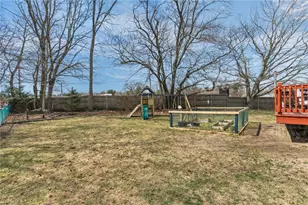 150 Greenmeadow Cir, North Kingstown, RI 02852 - Photo 34